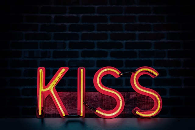 kiss-8032704_640 KISS neon sign for advertising agency
